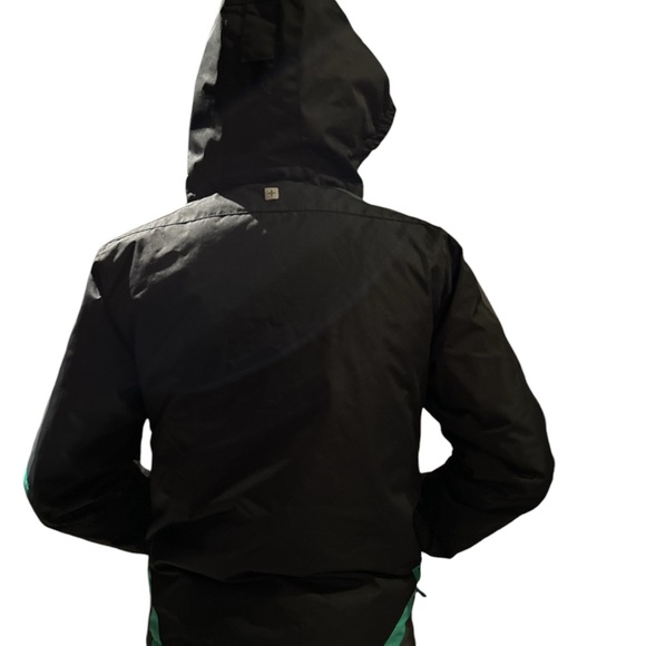 Warm & Durable Winter Jacket for Ages 9-10 by Mountain Warehouse! - Picture 4 of 6